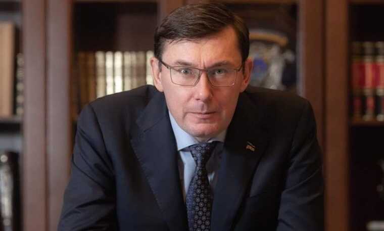Ексгенпрокурор Юрій Луценко наступний у черзі на обшуки та підозру?