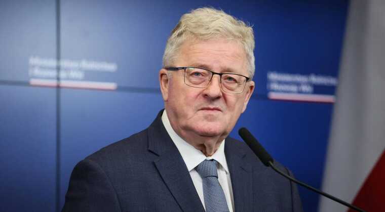 Міністр сільського господарства Польщі Чеслав Секерський вибачився через розсипане українське зерно на кордоні