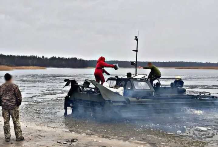 На Киевщине в пруду обнаружили тело 11-летнего мальчика, которого искали сутки