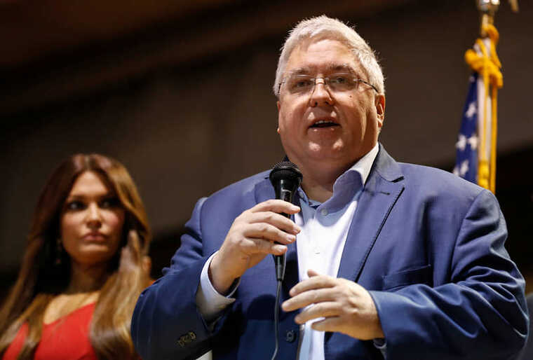 Генпрокурор Западной Вирджинии призвал Камалу Харрис признать Байдена недееспособным