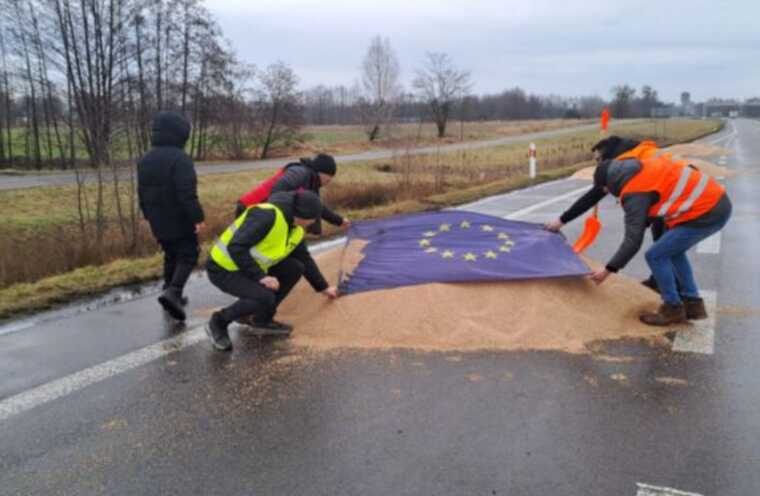 “Російська онуча” стала голосом протесту польських фермерів проти України