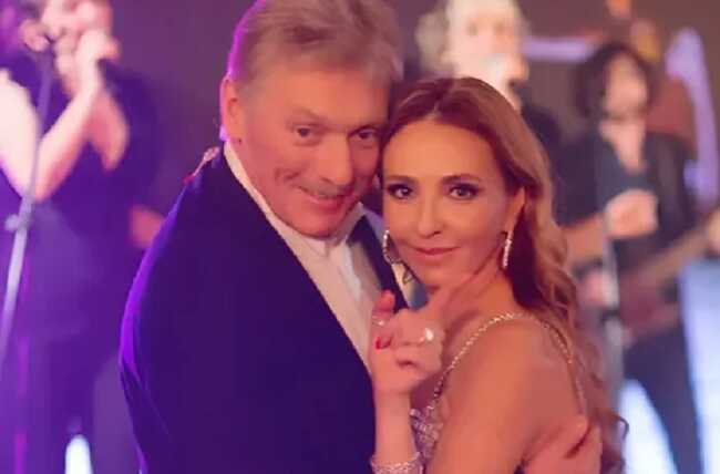 Навка виклала особисте фото із Пєсковим: у відповідь їй «насипали» у коментарях