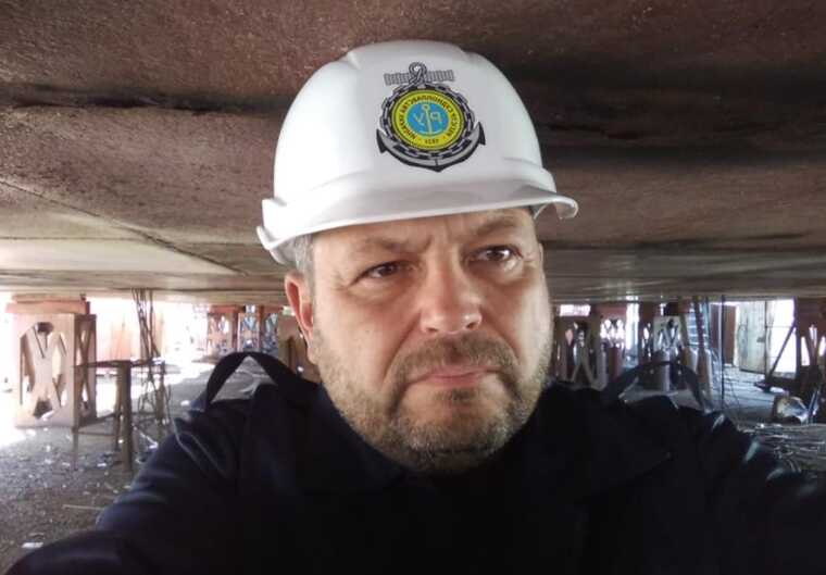 Экс-глава Регистра судоходства Украины за средства государства заправлял авто гражданской жене