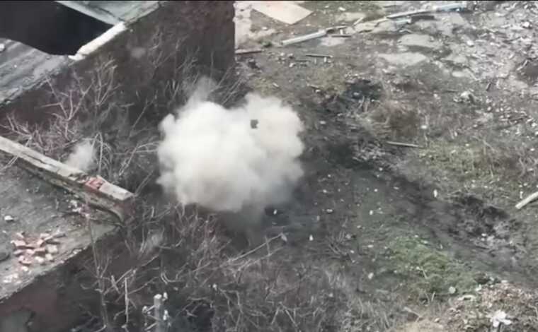 Українські військові за допомогою дрона знищили термінал Starlink росіян