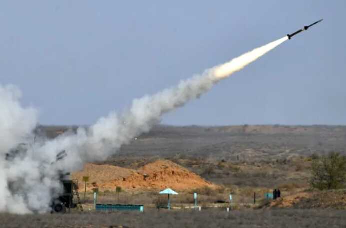 The Wall Street Journal: Чому найбільші санкції не зупинили «військову машину Кремля»