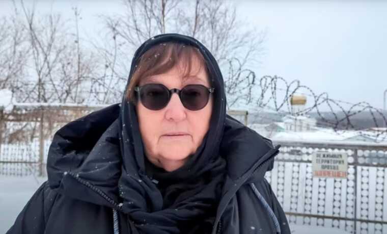 Тіло російського опозиціонера Олексія Навального віддали матері