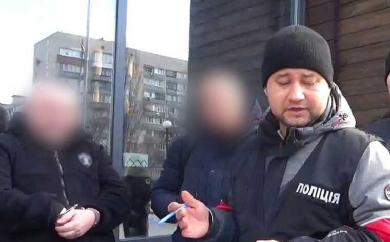 8500 доларів за перетин кордону: правоохоронці затримали організаторів злочинної схеми