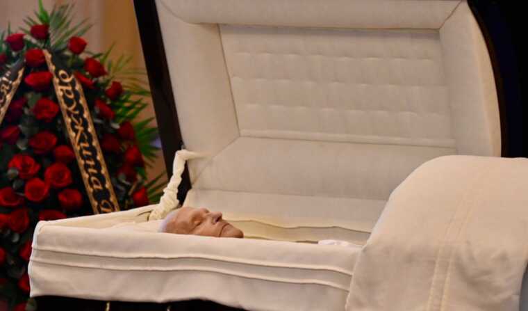 У Києві розпочалося прощання з українським дисидентом Степаном Хмарою, який помер 21 лютого