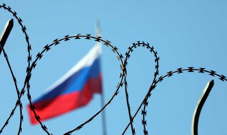 Росія отримує заборонені санкціями збройові технології з Європи, - Bloomberg