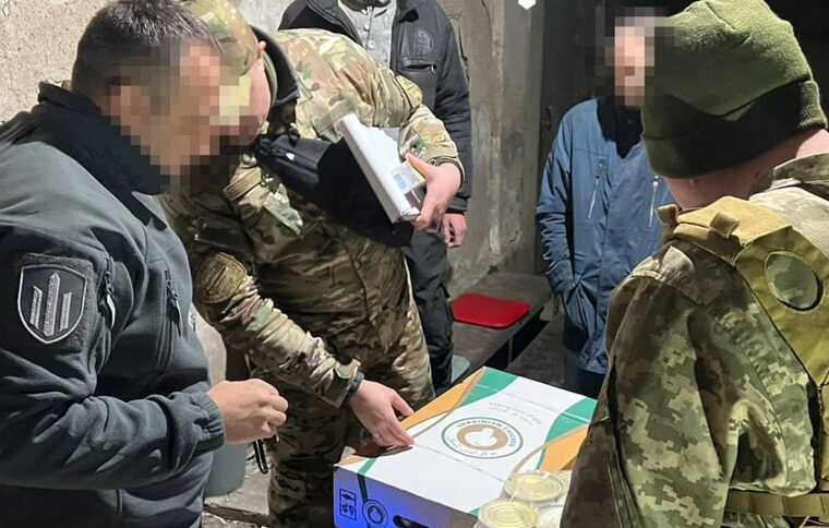 На Донеччині група осіб привласнила понад 3 тонни продовольчих товарів для військових