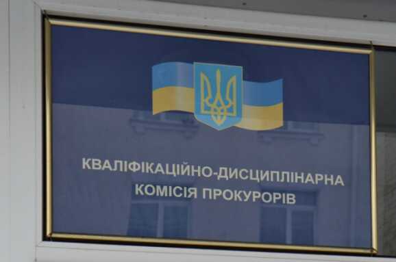 An employee of the Prosecutor Generals Office drove an undeclared Tesla drunk