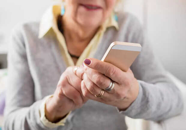 На Сумщині пенсіонерка віддала шахраю 90 тисяч гривень