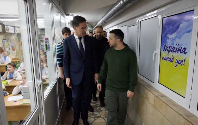 Зеленський показав прем’єру Нідерландів навчання дітей із Харкова під час війни