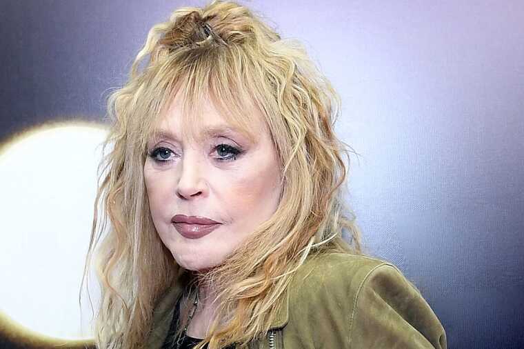 Алла Пугачова натяком на війну в Україні побажала прихильникам миру: "Не здавайтеся!"