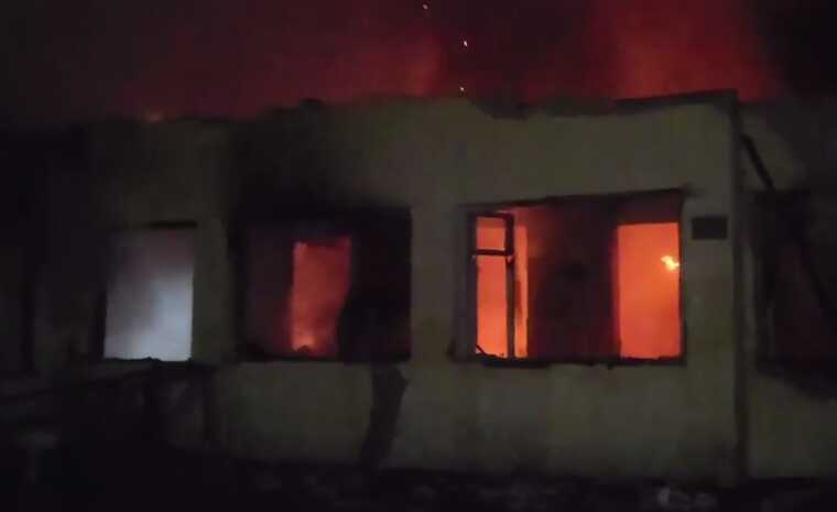 В результате ночной атаки БПЛА на Одессу возник пожар