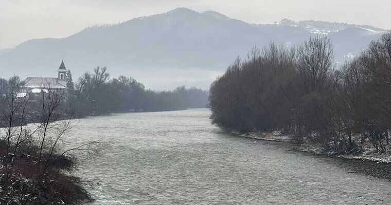 З річки Тиса витягли чергове тіло потопельника