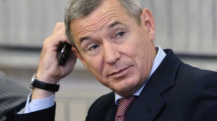 Велика Британія зняла санкції з мільярдера, який відмовився від російського громадянства