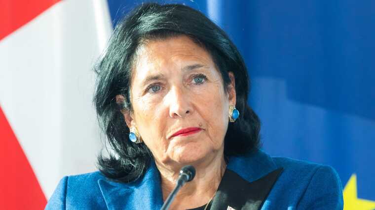 Президент Грузии Зурабишвили уверена, что в стране не допустят пророссийского правительства