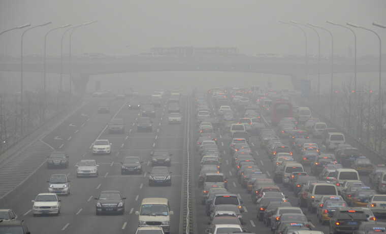 КМДА попередила про погіршення стану повітря: «Зачиніть вікна і не виходьте на вулиці»