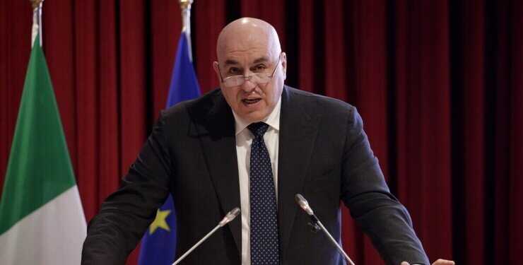 Министр обороны Италии не поддерживает отправку войск в Украину