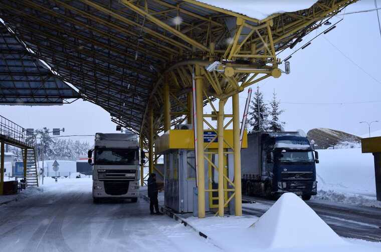 Украинский консул срочно выехал к пункту пропуска "Ягодин-Дорогуск"