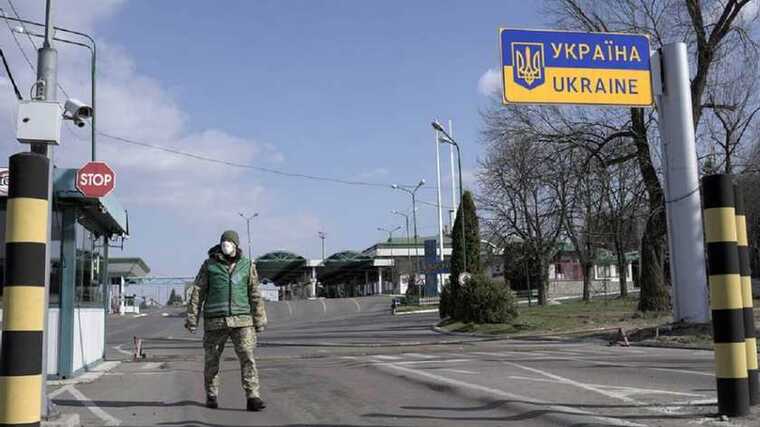 Чи утримують поляки на кордоні автобуси з українцями – відповідь ДПСУ