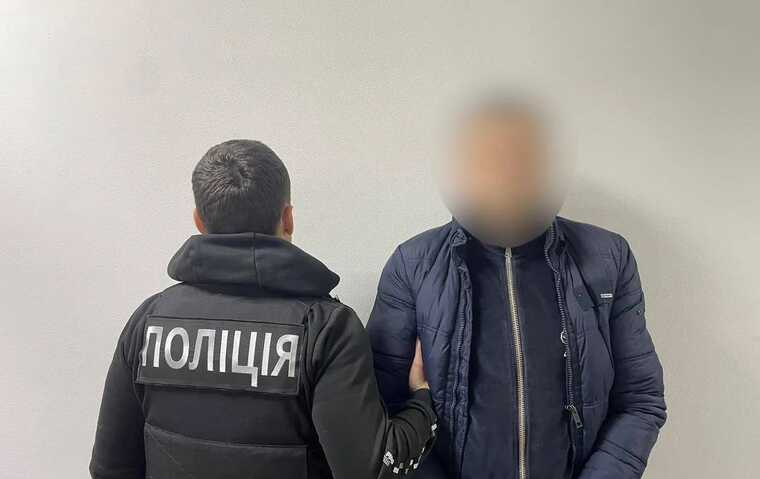 На Київщині чоловік побив і зґвалтував дружину: потім погрожував поліцейським гранатою