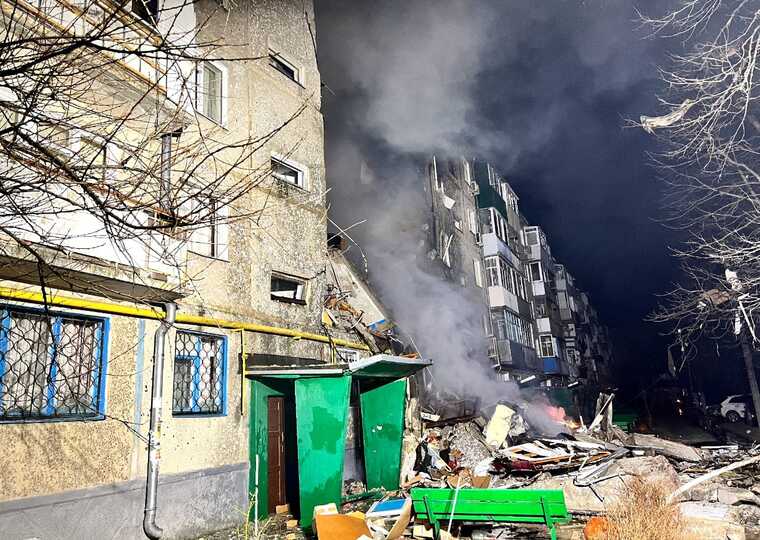 В Сумах из-под завалов достали тело одного погибшего человека