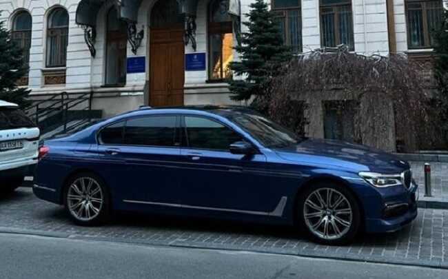 У столиці помітили рідкісний Alpina B7, створений на базі BMW