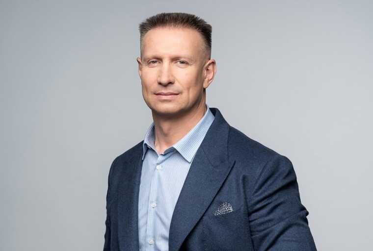 Нардеп Вацак стал владельцем первого электрического Rolls-Royce Spectre в Украине