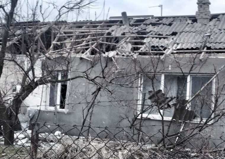 На Херсонщині внаслідок обстрілів пошкоджено приватні будинки, є постраждалі