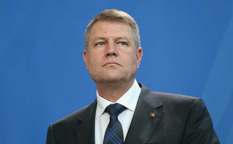 Президент Румунії погодив навчання українських пілотів F-16 і транзит зброї для України