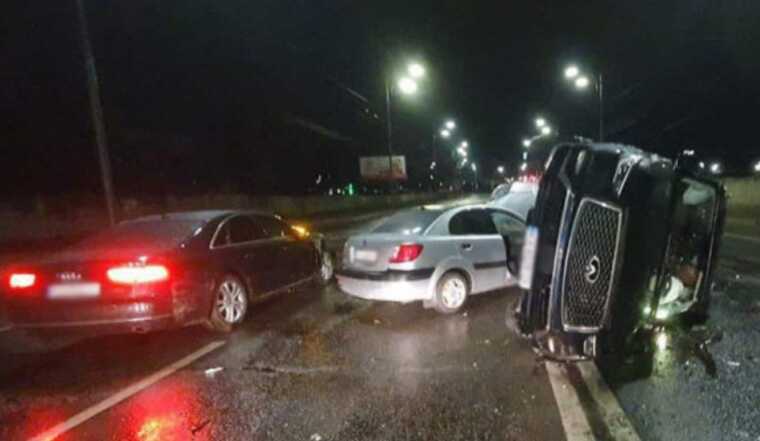 У Києві в Деснянському районі п’яний водій вчинив потрійну ДТП
