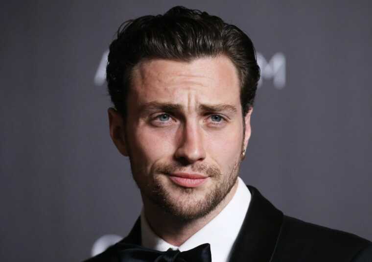 Актеру Аарону Тейлор-Джонсону "официально предложили" роль Джеймса Бонда