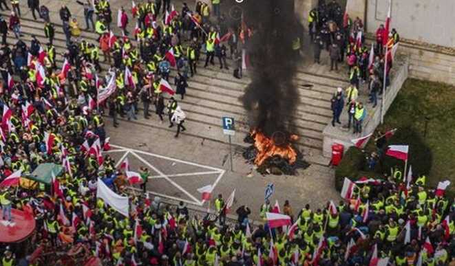 Мер Вроцлава заборонив фермерам проводити антиукраїнську акцію у місті