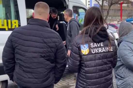 З окупованої Херсонщини повернули ще одну родину з дитиною