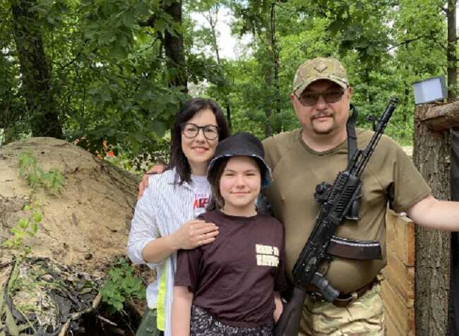 Телеведуча Тетяна Висоцька розповіла, як її чоловік готувався до війни в Україні