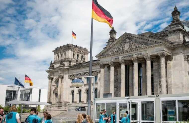 В Германии военнообязанных украинцев могут лишить выплат