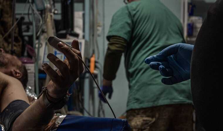 Zelenskyy showed the difficult everyday life of combat medics saving the lives of Ukrainian soldiers on the front line