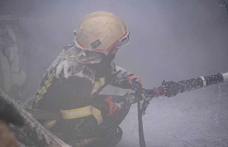 В Одесі прибирають наслідки обстрілу міста 25 березня