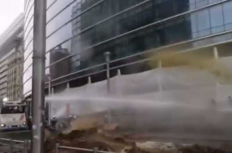 Протести у Брюсселі: фермери виставили гноємет проти водомета поліцейських