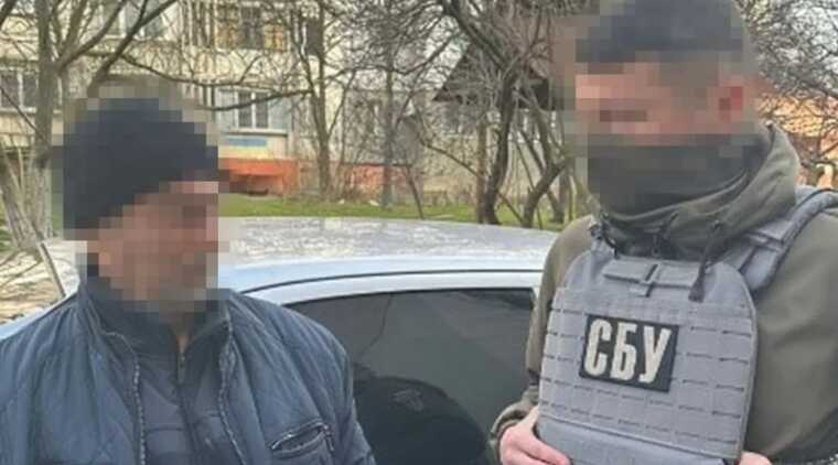 СБУ затримала у Херсоні ексохоронця катівні окупантів, який намагався втекти за кордон