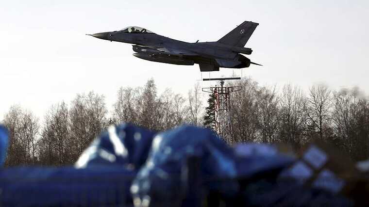 Польща знову піднімала в повітря авіацію через масовану ракетну атаку РФ на Україну