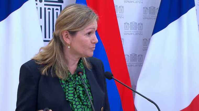 У парламенті Франції не виключають відправку військ в Україну