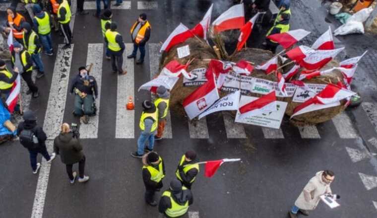 Польские фермеры планируют возобновить блокировку по направлению ПП "Угринов-Долгобычев"