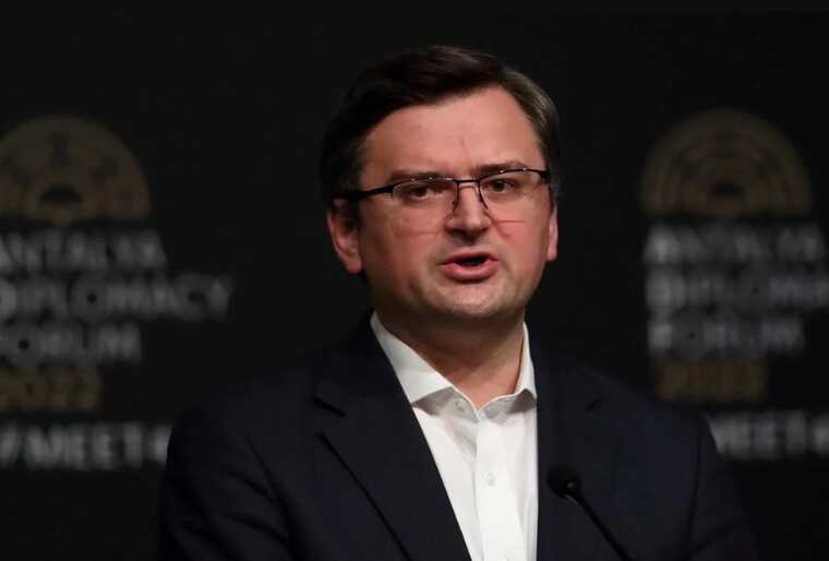 Кулеба прилетить до Гааги на конференцію щодо воєнних злочинів РФ