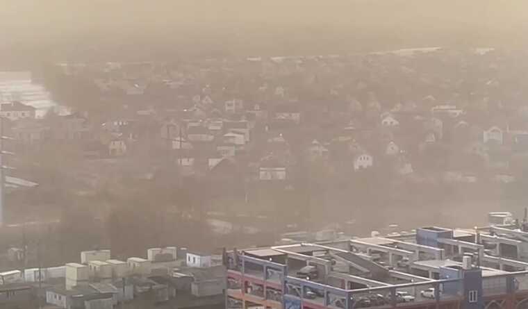 В столице бушует сильная песчаная буря