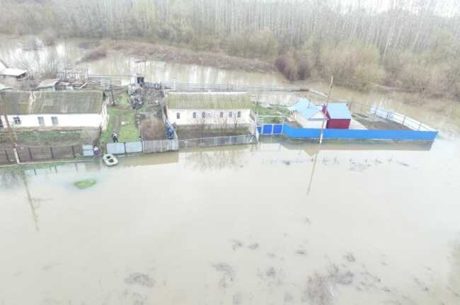У РФ в Орську прорвало дамбу: почалася евакуація із зони затоплення
