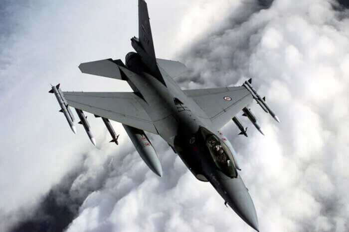 Польща знову піднімала у повітря бойові літаки через ракетний обстріл України