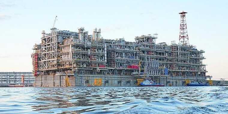 Американські санкції змусили РФ згорнути свій найбільший газовий проєкт «Арктик»